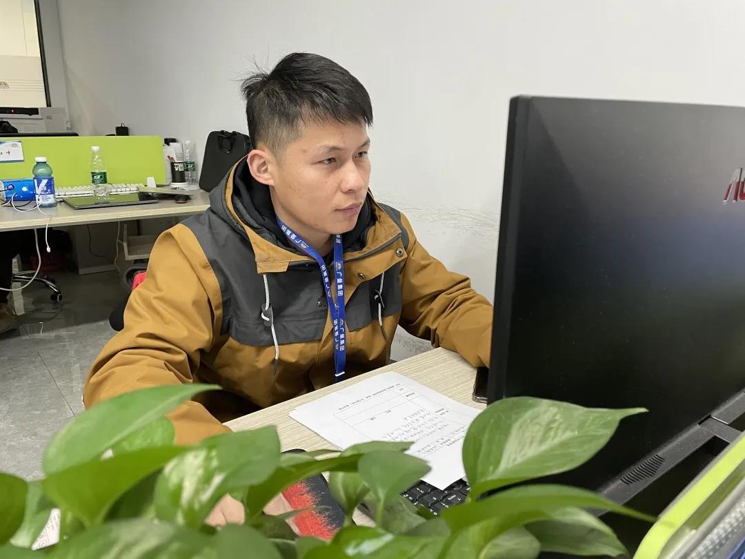 喜讯丨js555888金沙老品牌测绘公司熊慈斌喜提“广东省手艺能手”声誉称呼！