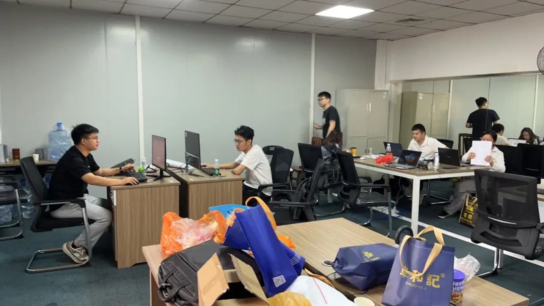 《致敬，，，，，奋斗的青春》