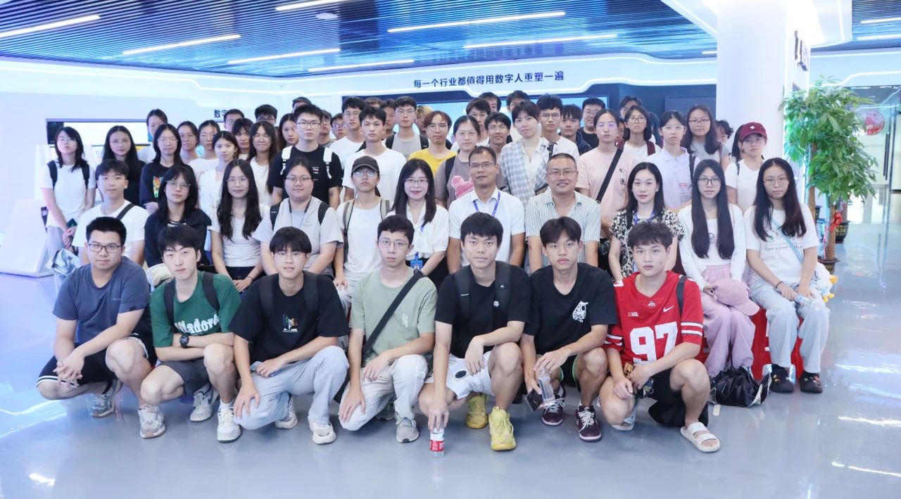 探索未来科技，，，，，共筑智慧桥梁